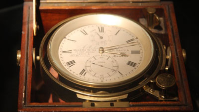 marine chronometer for keeping time at sea, 18th century in wooden case